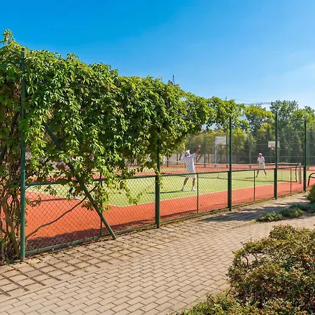 Cozy For 4 People With Swimming Pool And Tennis Court By Renters *