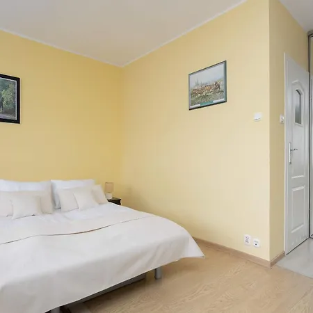 公寓 Cozy For 4 People With Swimming Pool And Tennis Court By Renters 波兹南