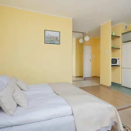 Cozy For 4 People With Swimming Pool And Tennis Court By Renters 公寓