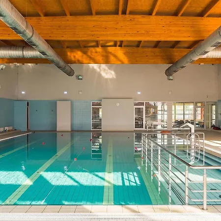 公寓 Cozy For 4 People With Swimming Pool And Tennis Court By Renters 波兹南